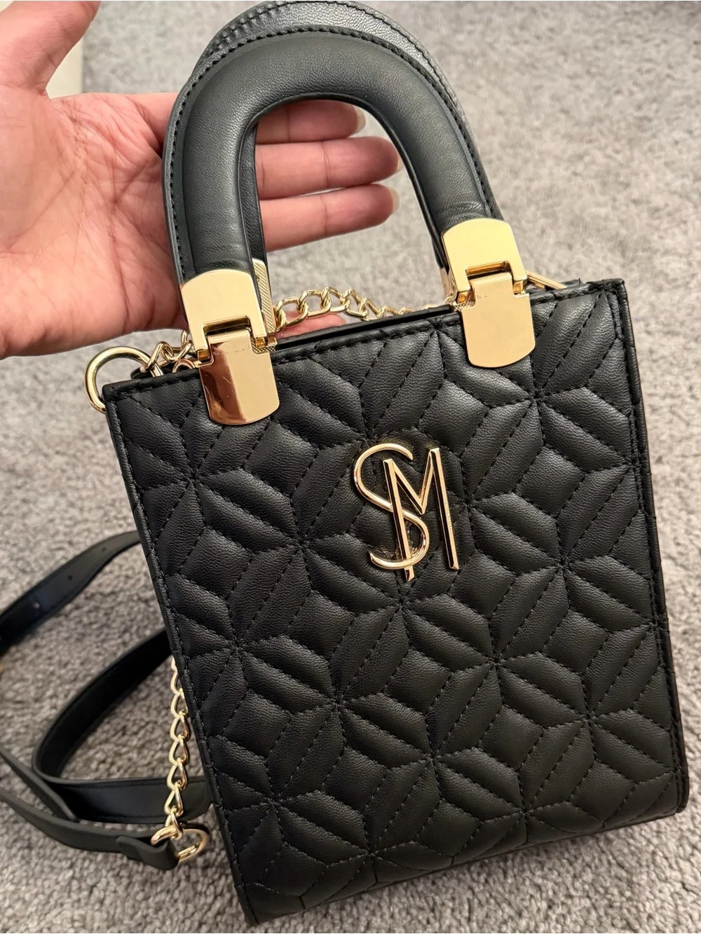 Black stylish hand bag